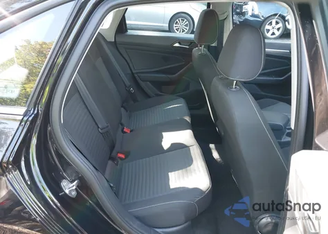 2024 Volkswagen Jetta 1.5T S z USA, uszkodzony, nr VIN 3VW5M7BU8RM093103